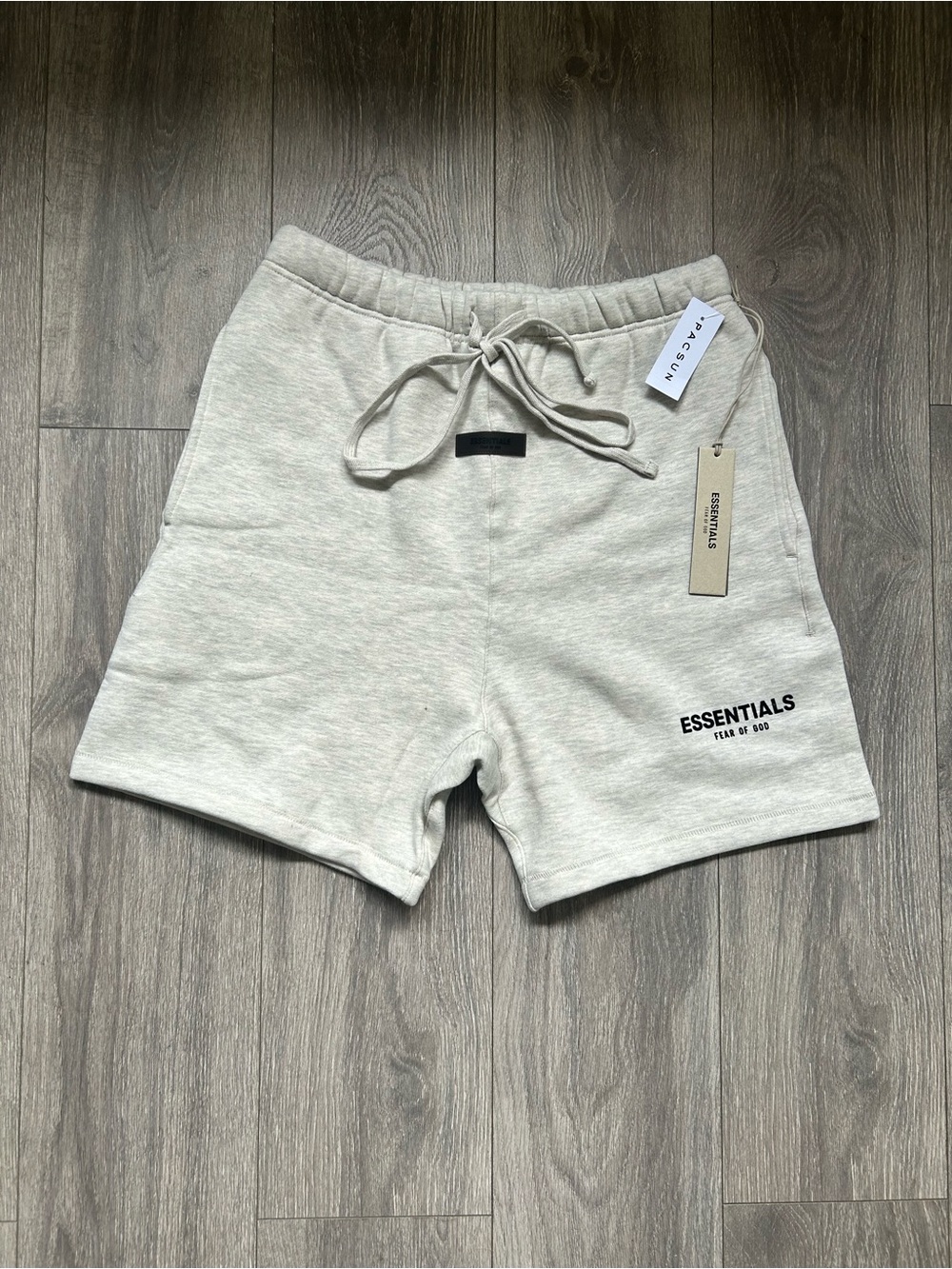 Size L | Essentials Light oatmeal shorts